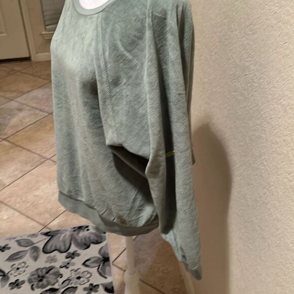 Suzi Kondi Women's S Oversized Velour Crewneck Sweatshirt Green (Cotswold) Comfy - Picture 3 of 11